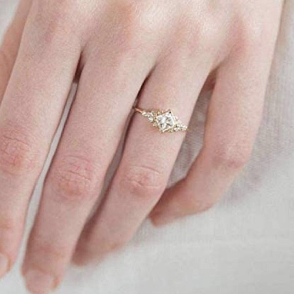 💎NEW 18K gold plated Yellow Gold Diamond Ring - Picture 4 of 5